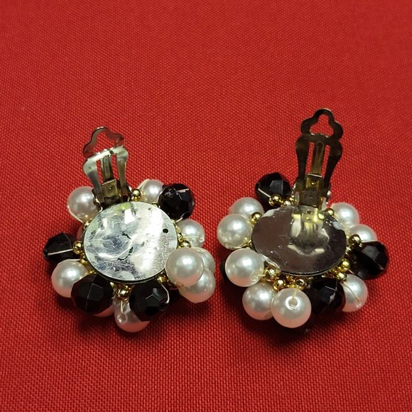 Vintage Black Beads and Faux Pearl Toggle Necklace Earrings Set - Picture 7 of 11